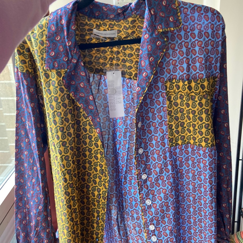NWT Urban Outfitters Size S Paisley Button Down